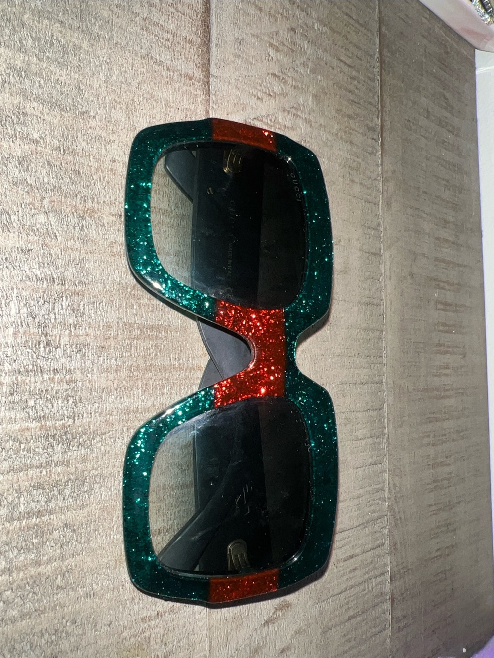 GUCCI SUNGLASSES